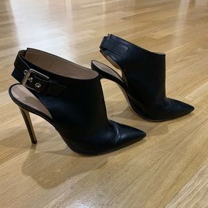 Gorgeous Gianvito Rossi booties size 37. Great condition. luxurious leather.